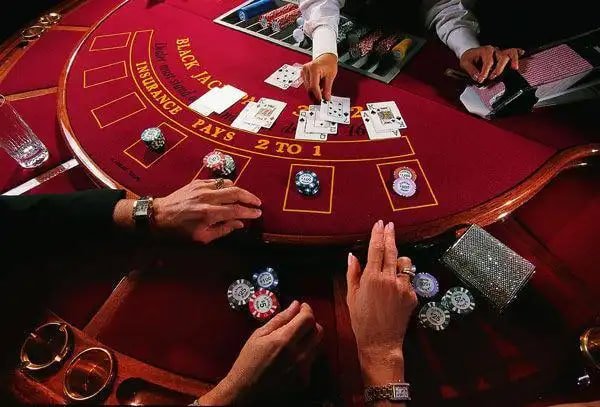 Luck SVIP pasar taruhan lengkap odds kompetitif sepak bola dan esports